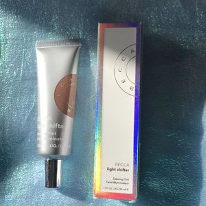 3/$50 BECCA Light Shifter Dewing Tint in shade Borealis 5.5